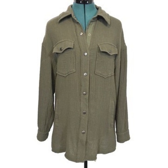 Avec Les Filles Tops - Avec Les‎ Filles Women's Small Button Down Gauze Shirt Green Oversized